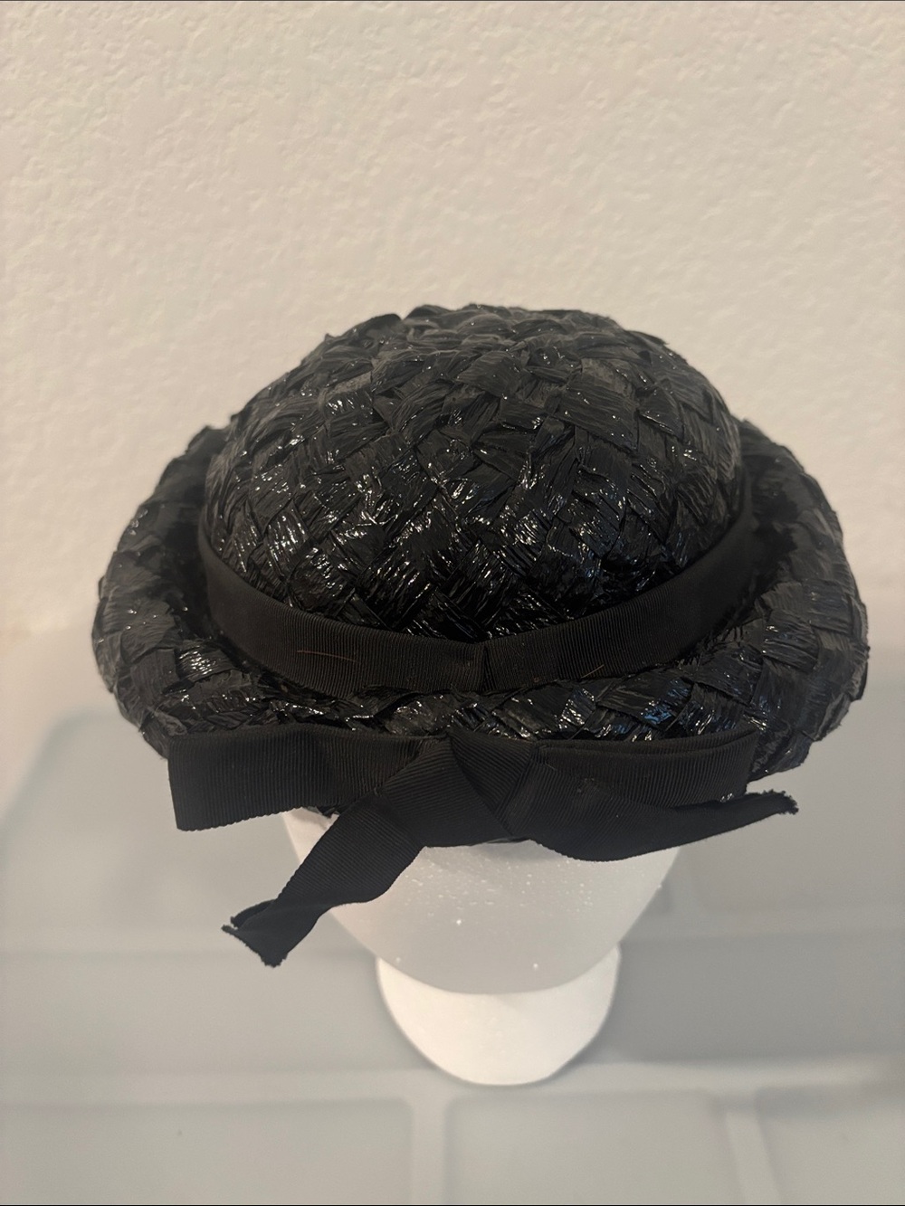 VTG 1960s Black Raffia Straw Raffia Dome Hat w/bow ribbon MOD Mid Century Woven